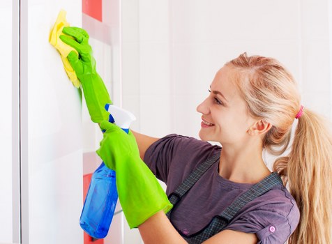 Professional sofa cleaning in a Cricklewood living room
